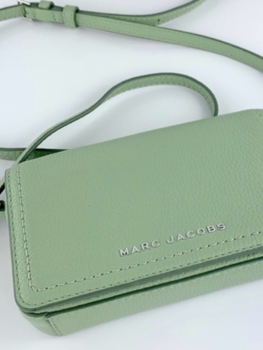 Marc Jacobs Mini Chain Bag “ Mini Groove “ Style # 4F55mnoozs01-315 Color 315